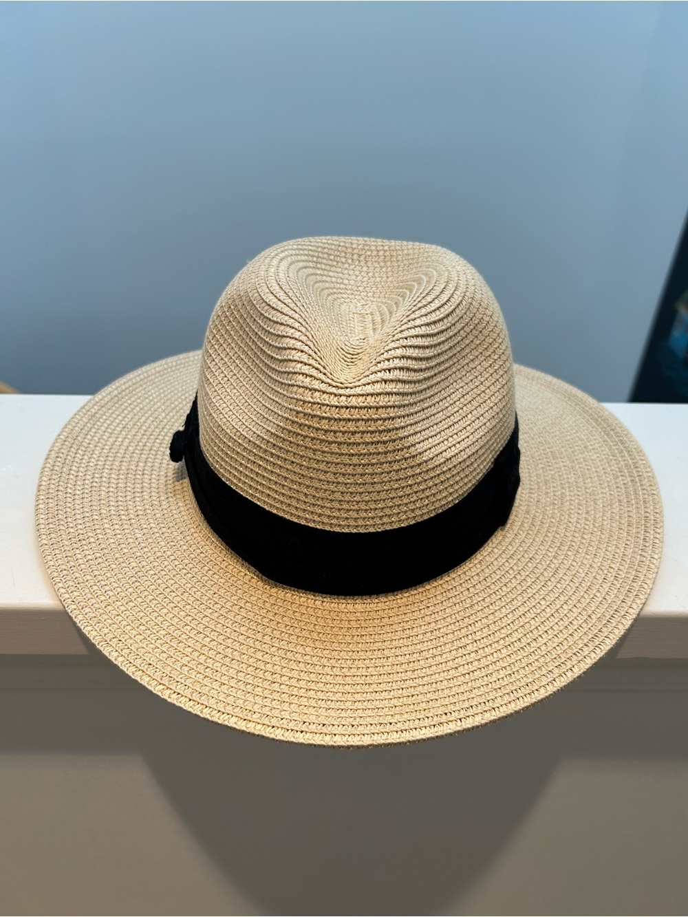 Solar Escape Classic Beige Straw Wide-Brim Fedora with Black Band